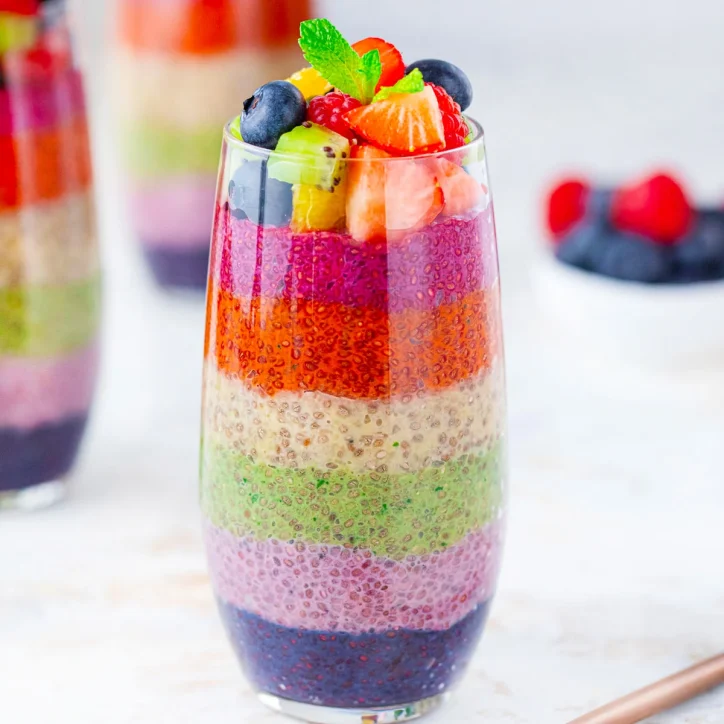 rainbow-chia-pudding-parfaits